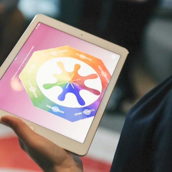 ルミナスパークのアプリをiPadで使用する様子